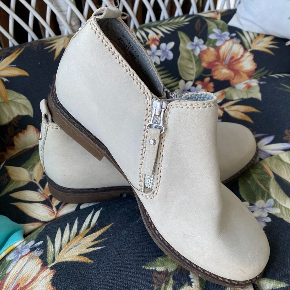 Hush Puppies Leather Side Zipper Botties Women Size 7.5W